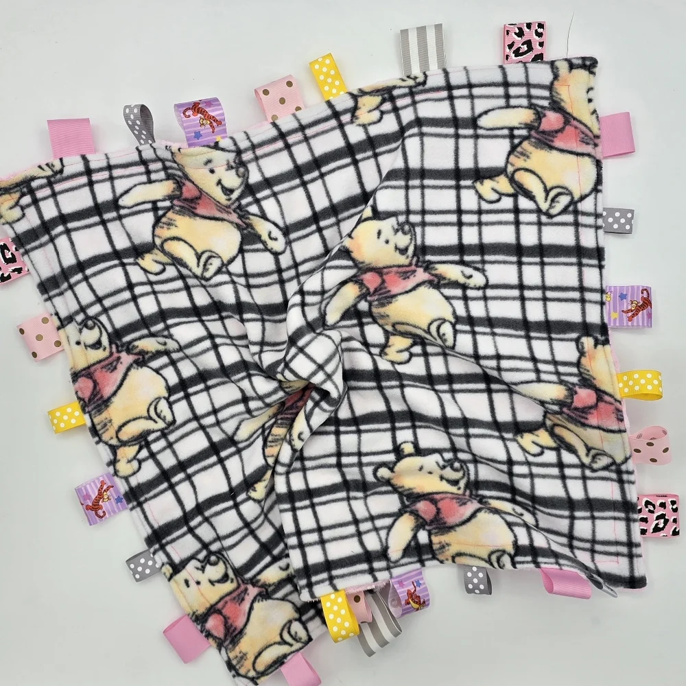 Winnie the Pooh checkered pattern Fleece Taggie Lovey Blanket 20x25